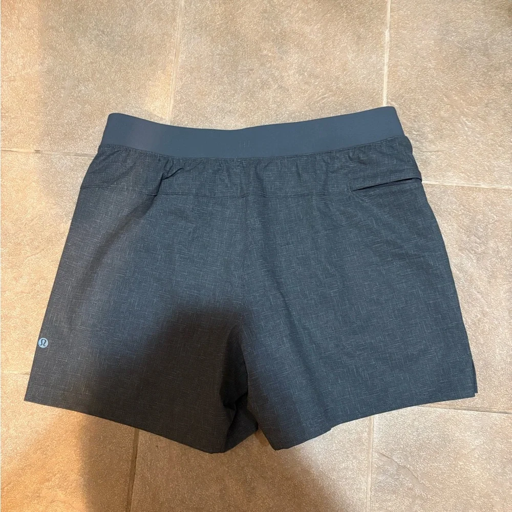 Lululemon zerod in shorts 5 inch - Picture 2 of 4